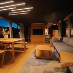 Julia - Schwimmendes Apartment