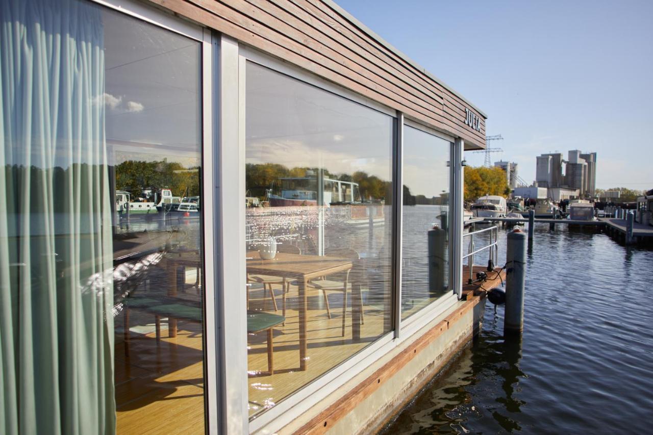 Botel Julia - Schwimmendes